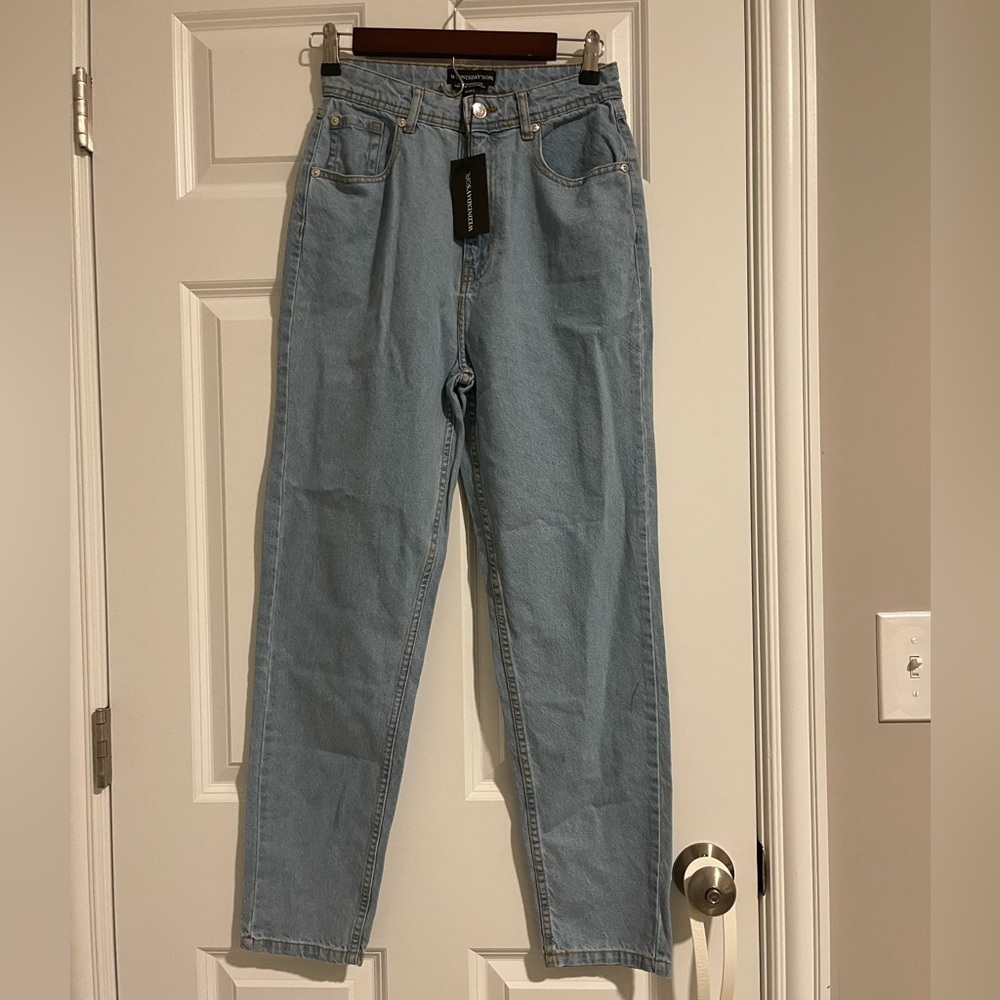 NWT! Wednesday’s Girl Light Blue Jeans Size 28